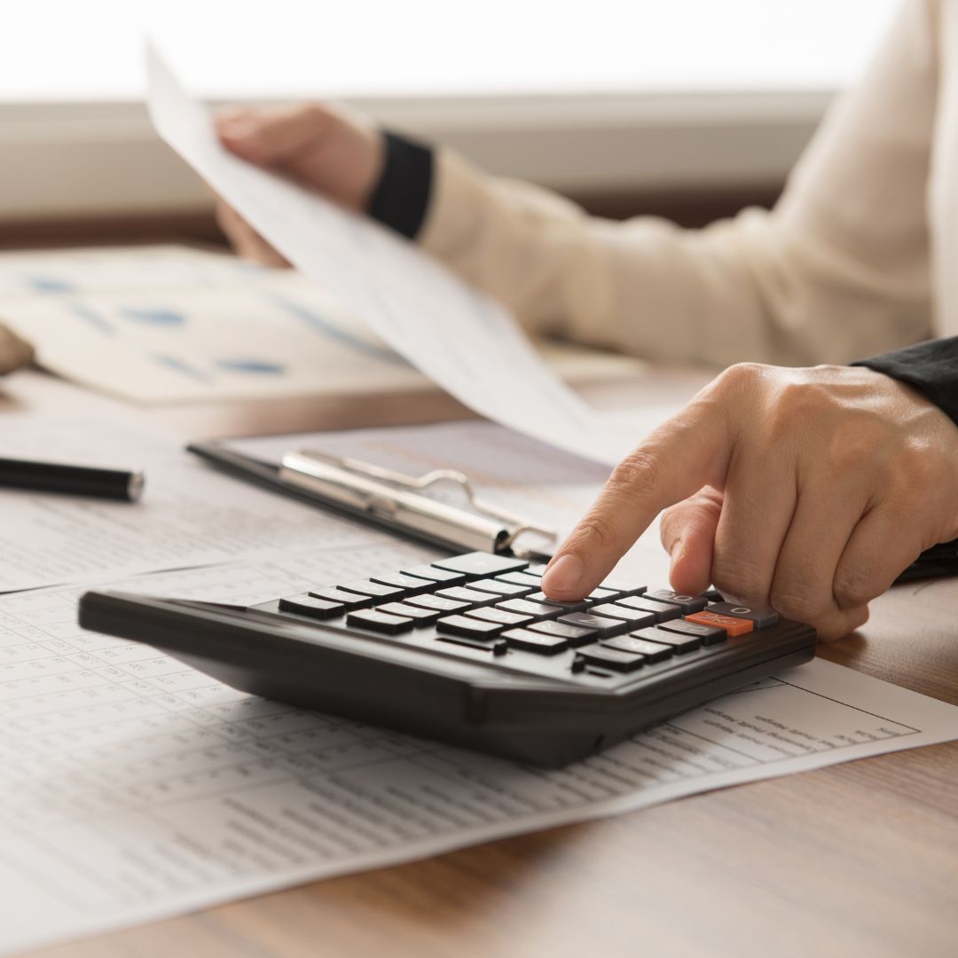 AI-assisted SME financial assessment and reporting